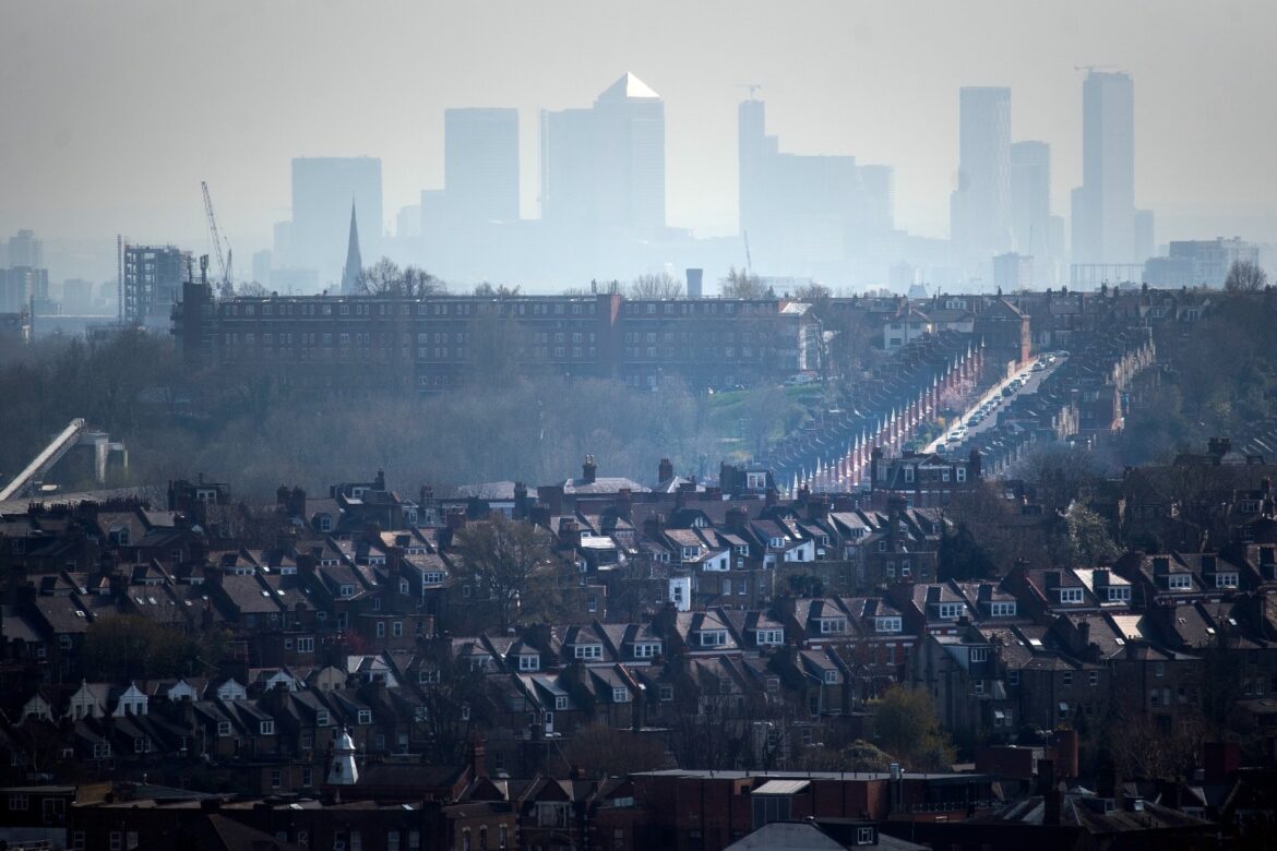 Air pollution hits 20 year low but public health risks remain