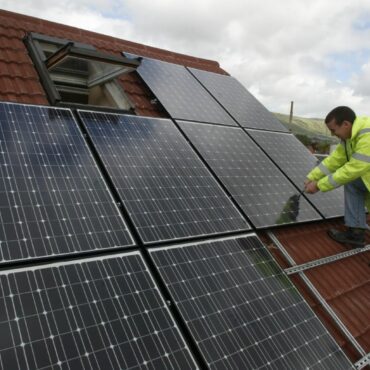 Lower housebuyers bills with solar panels on newbuild roofs ministers urged