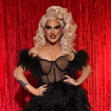 RuPauls Drag Race star The Vivienne dies aged 32