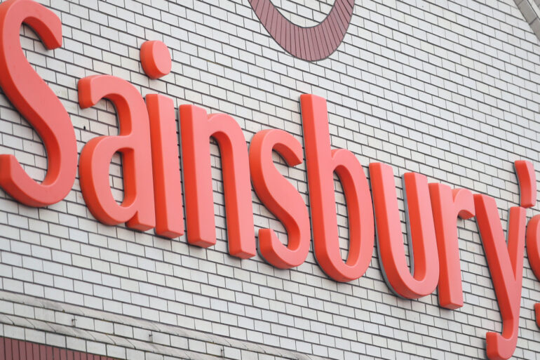 Sainsburys to axe 3000 jobs