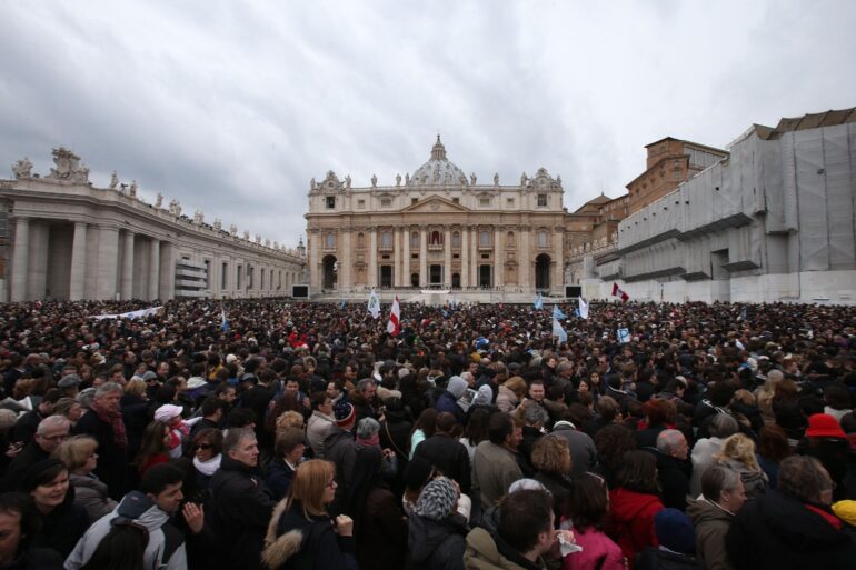 Pope Leo XIV gives first major address at inauguration attended by thousands