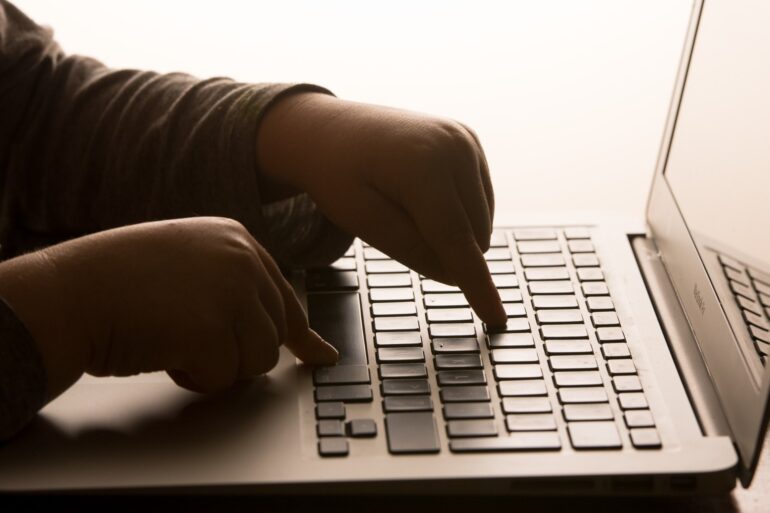 Social media sites failing to protect girls from harm at every stage NSPCC