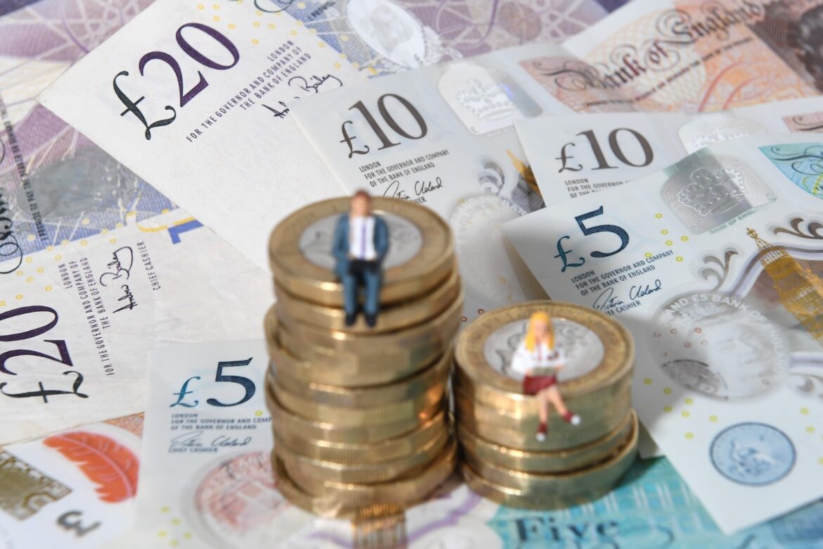 Third of 18 to 21 year olds worry about money every day