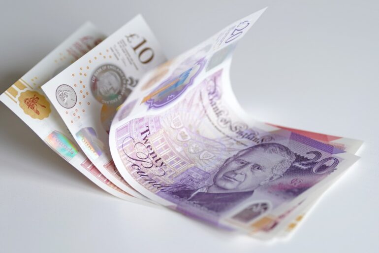 Unemployment rate hits near four year high as wage growth falls ONS